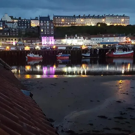 بيت للعطل The House *